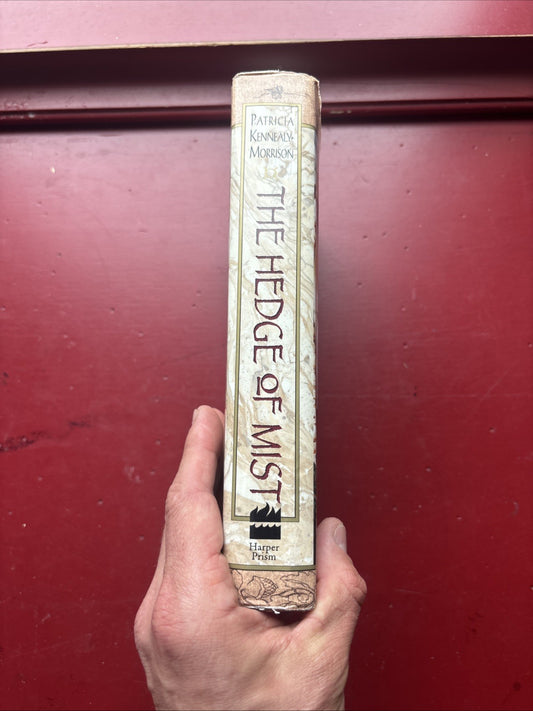 THE HEDGE OF MIST: A BOOK OF THE KELTIAD (TALES OF ARTHUR Vol 3)
