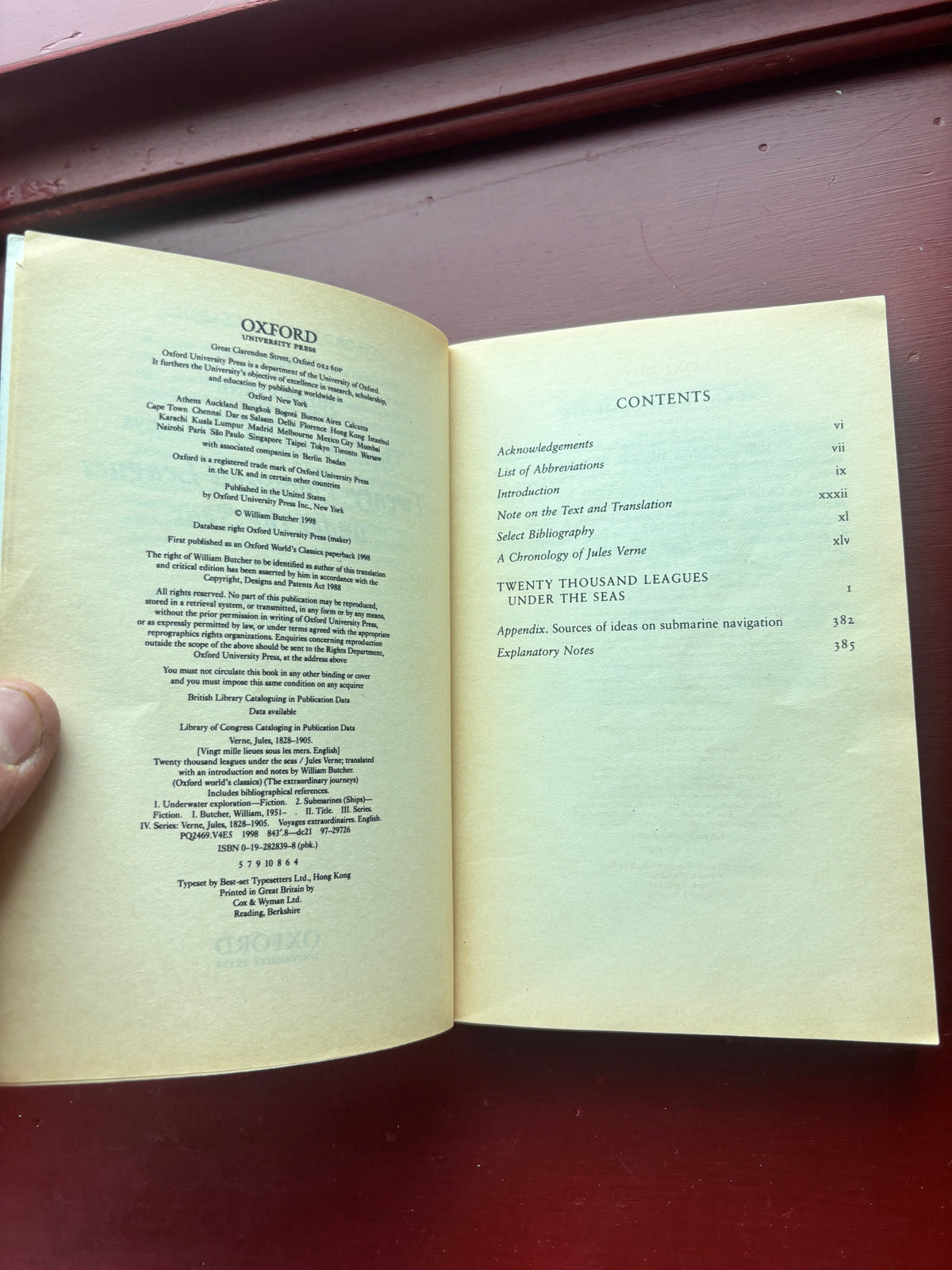 Twenty Thousand Leagues Under the Sea by Jules Verne (1998, Trade Paperback)