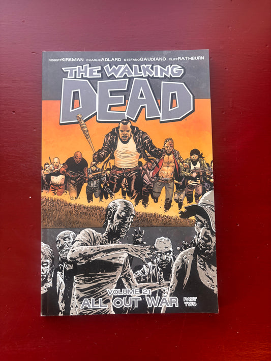 The Walking Dead Vol. 21 : All Out War by Robert Kirkman (2001, Trade Paperback)