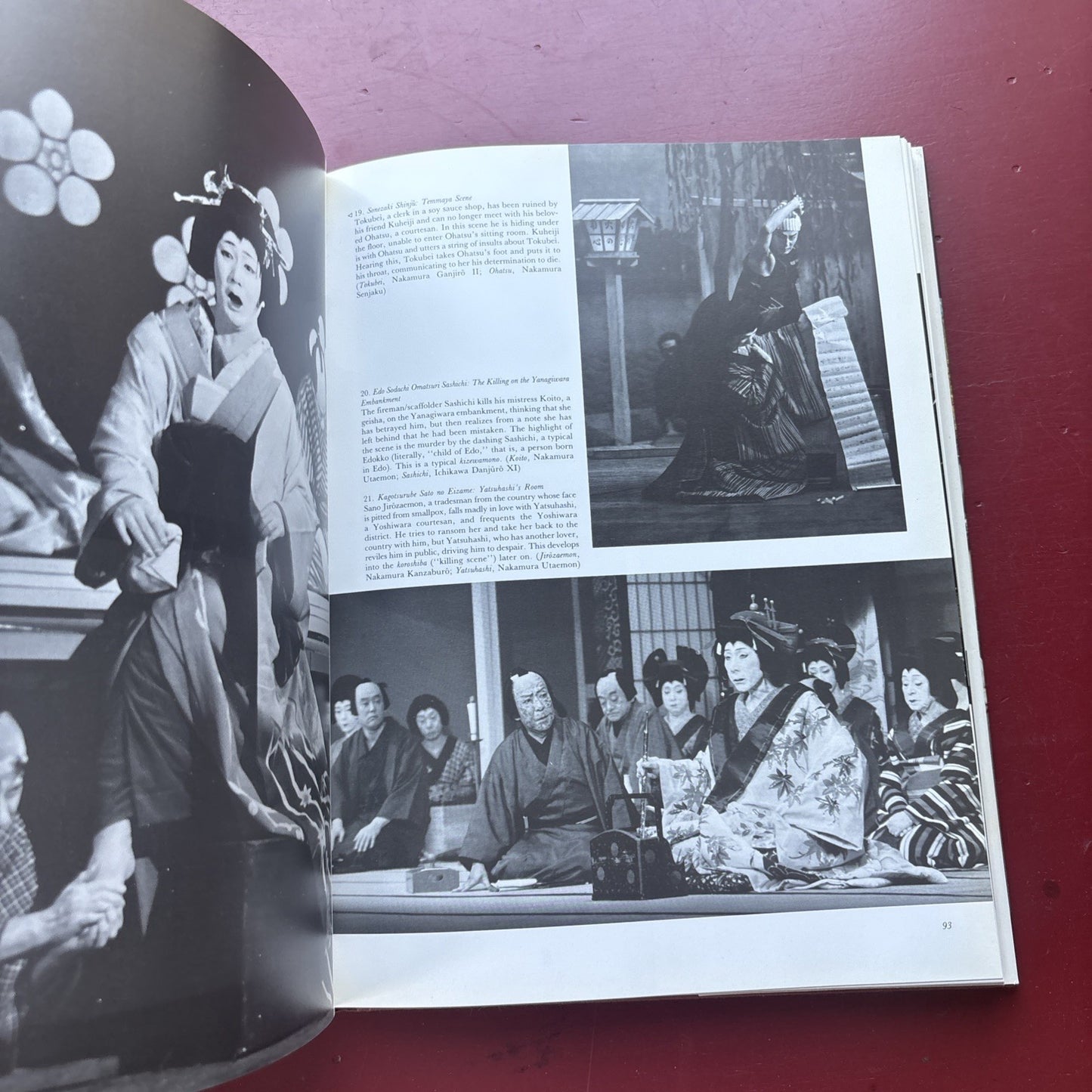 KABUKI Japanese Theater by Masakatsu Gunji and Chiaki Yoshida Costumes Kodansha