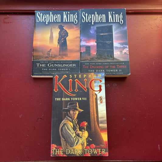 3 Stephen Kings Dark Tower 1 2 & 7 Gunslinger/Drawing of the 3/Dark Tower Plume