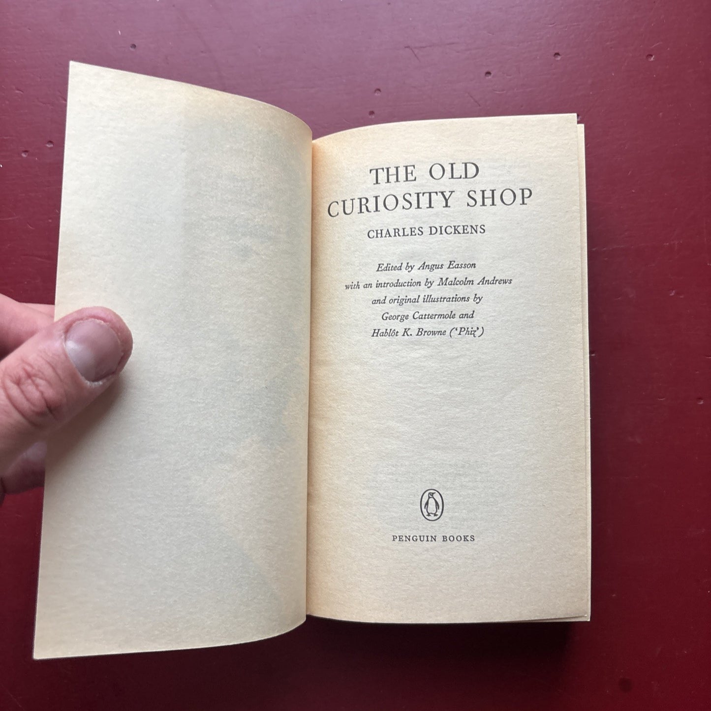 The Old Curiosity Shop (Penguin English Library) - Mass Market Paperback