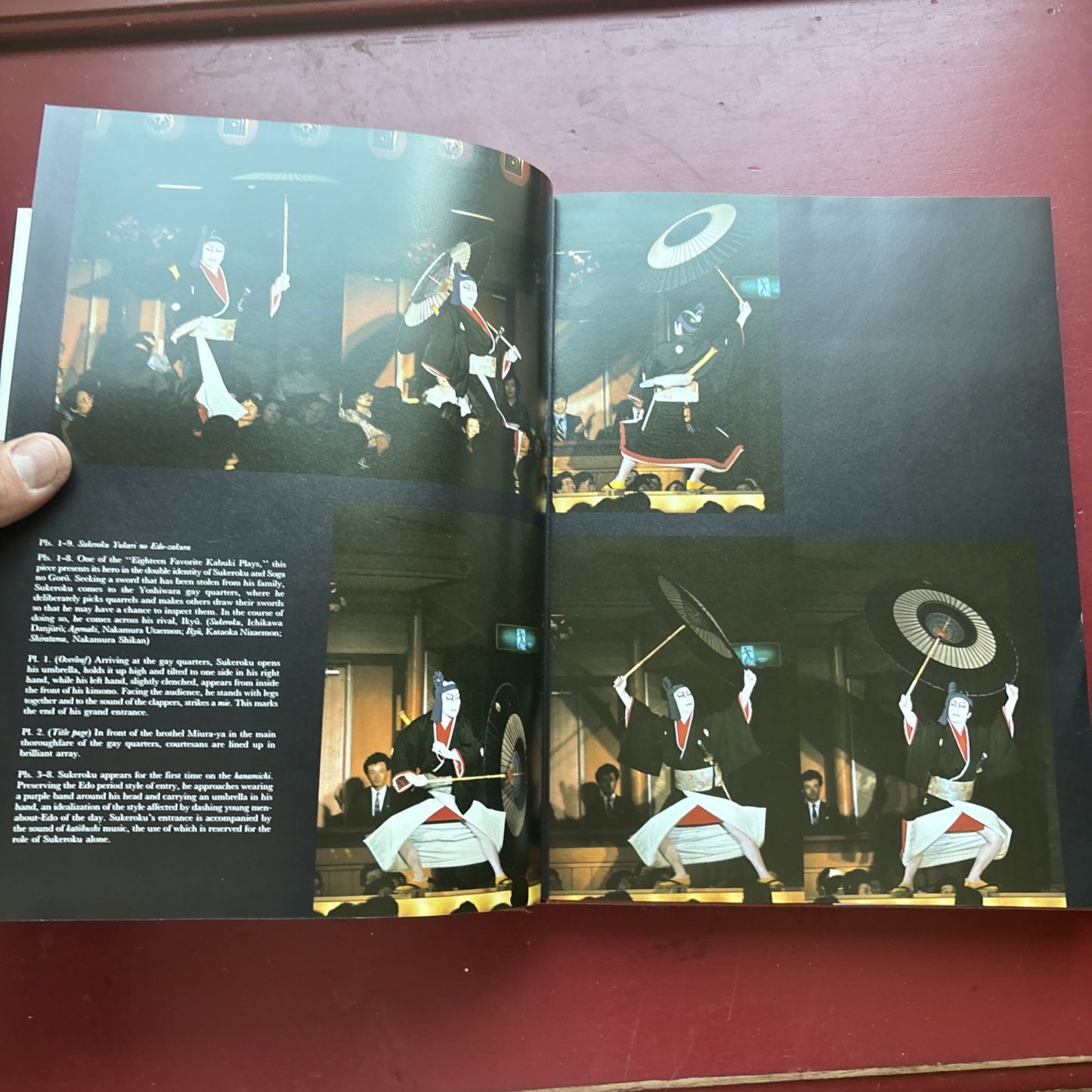 KABUKI Japanese Theater by Masakatsu Gunji and Chiaki Yoshida Costumes Kodansha