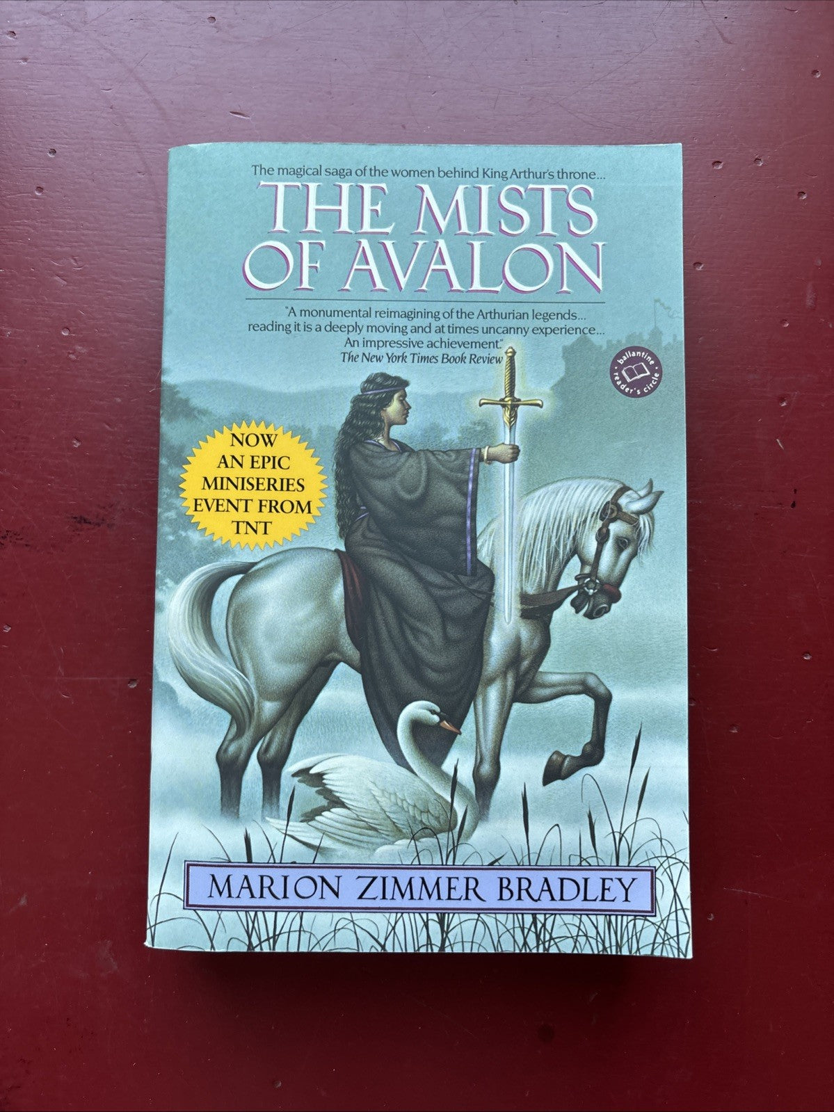 The Mists of Avalon : A Novel by Marion Zimmer Bradley (1987, Trade paperback)