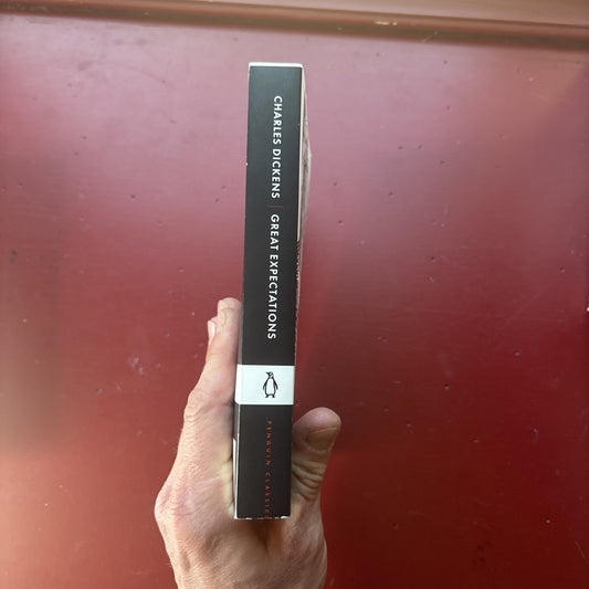 Penguin Classics Great Expectations by Charles Dickens Paperback