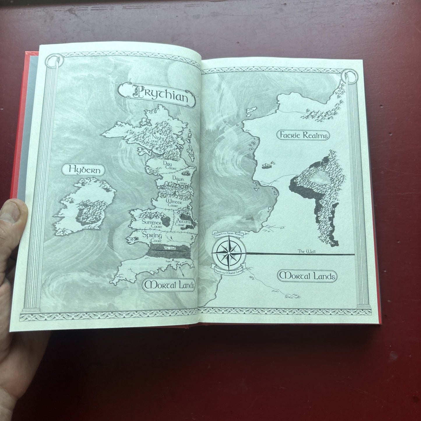 Court of Thorns and Roses by Sarah J. Maas (2020, Hardcover)