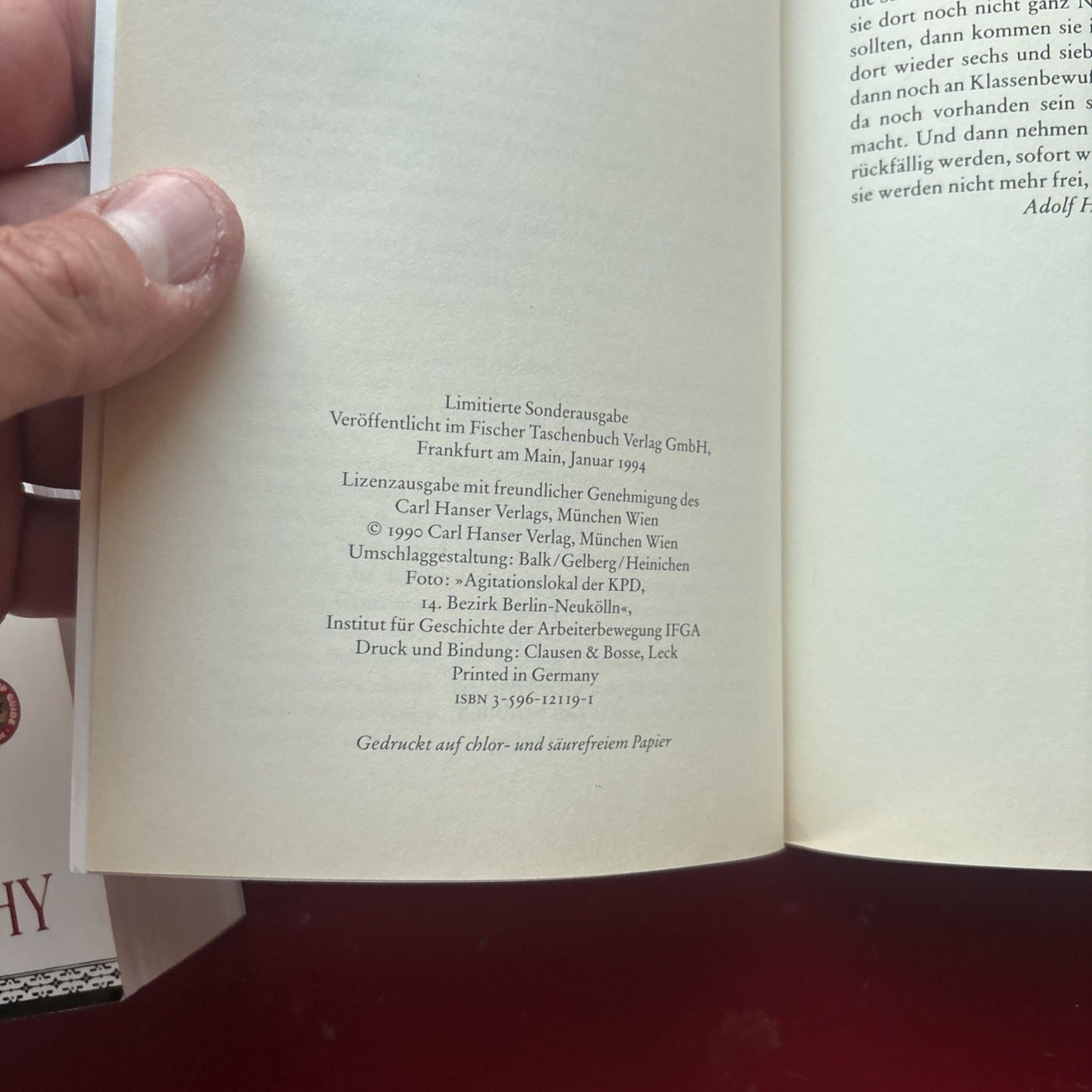 Weh dem, der aus der Reihe tanzt. Roman. by unknown author