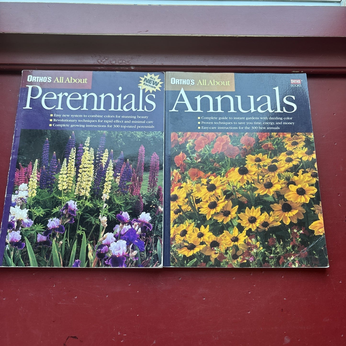 Gardening Books Perennials & Annuals  Planting Guide Ortho Planting Book Lot x2