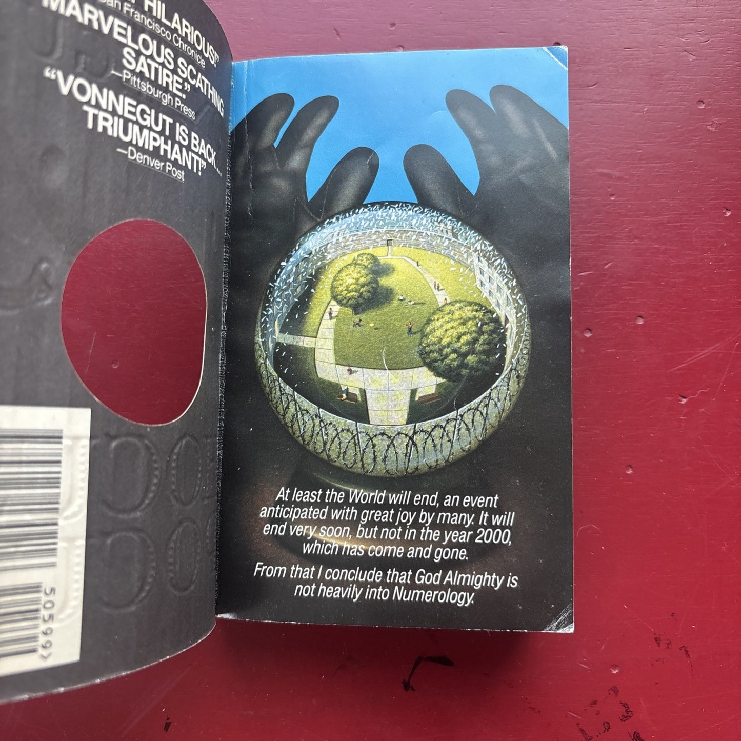 HOCUS POCUS Kurt Vonnegut New York Times Bestseller Paperback Book Comedy Satire