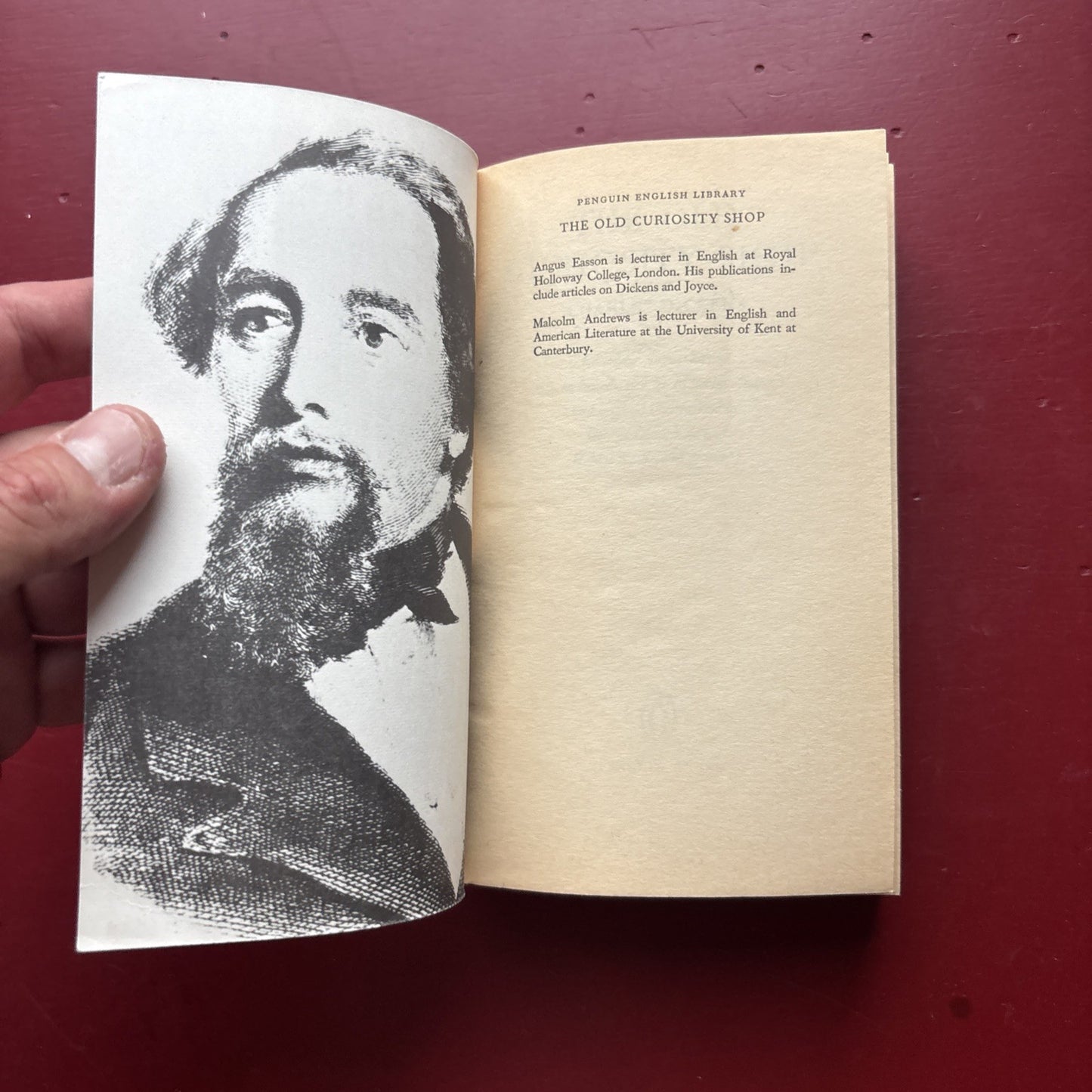 The Old Curiosity Shop (Penguin English Library) - Mass Market Paperback
